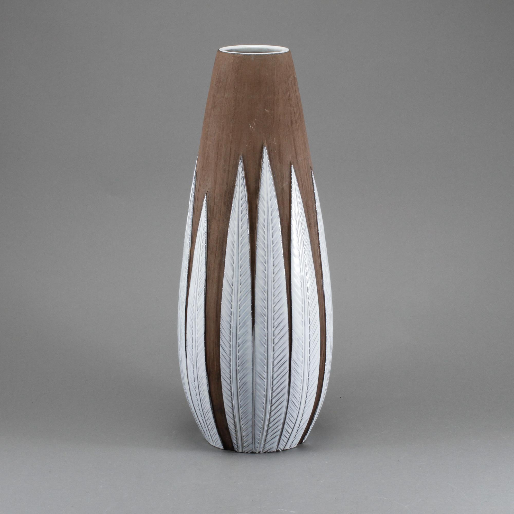 GOLVVAS, stengods, "Paprika", Anna-Lisa Thomson, Upsala Ekeby, i produktion 1951-1969.