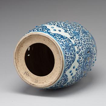 A blue and white garden seat, Qing dynasty, 19th Century.