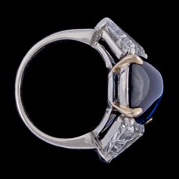 A superb Bulgari cabochon cut blue sapphire, 9.03 cts, and diamond ring, tot. 3.52 cts.