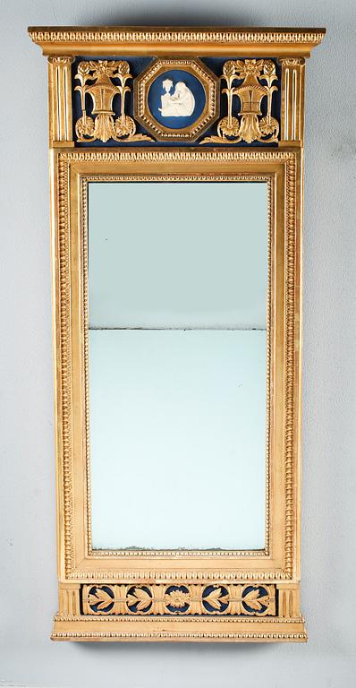 SPEGEL, sengustaviansk, omkring år 1800.