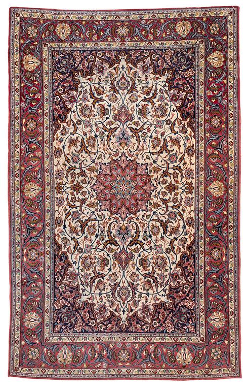 An Isfahan rug, Central Persia, c. 175 x 110 cm.