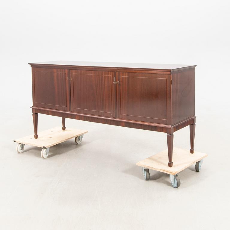Sideboard 1900-talets andra hälft.