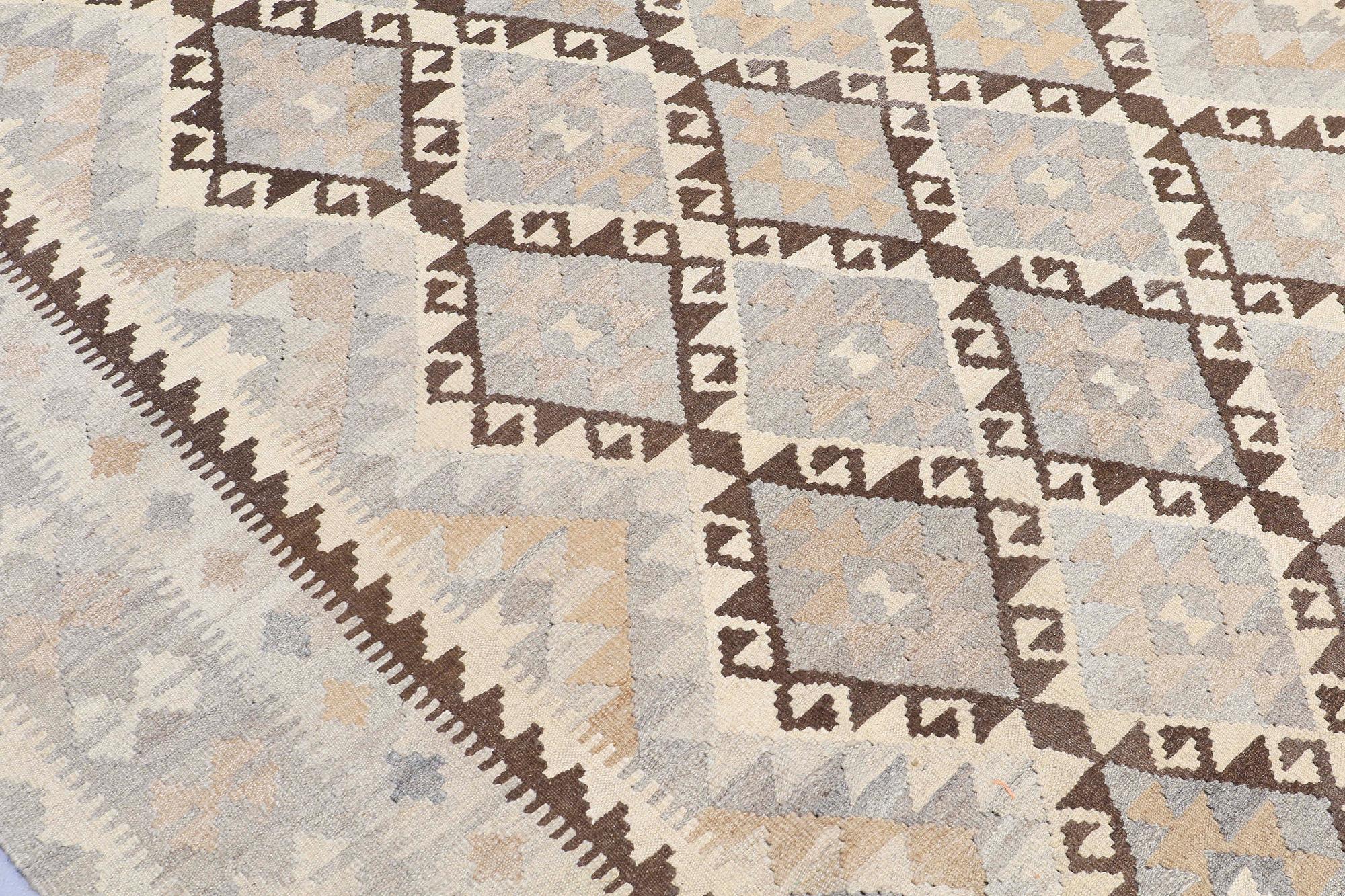 A CARPET, Kilim, ca 288 x 202 cm.