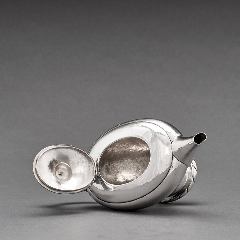 Georg Jensen, a 4 pieces coffee and tea service, Copenhagen 1915-19, 830/1000 silver. Design nr 88.