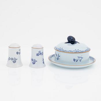 A 177-piece 'Ostindia' porcelain dinner service, Rörstrand, second half of the 20th Century-21st Century.