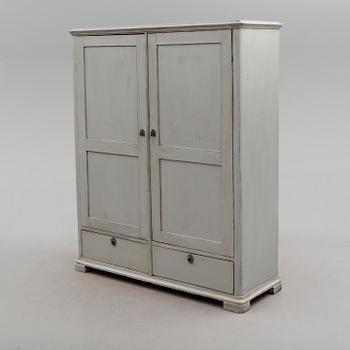 KLÄDSKÅP, 1800-talets mitt.