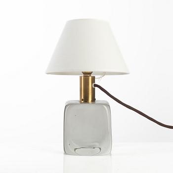 Josef Frank, bordslampa, modell 1819, Firma Svenskt Tenn, 1950/60-tal.