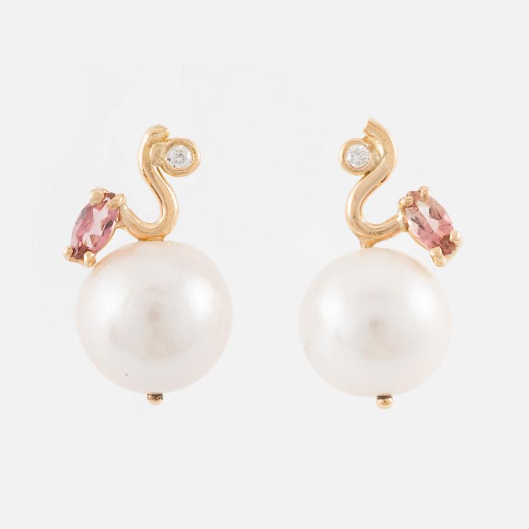 Earrings, Mandelstam, 18K gold with cultured freshwater pearls, pink tourmalines, and brilliant-cut diamonds.