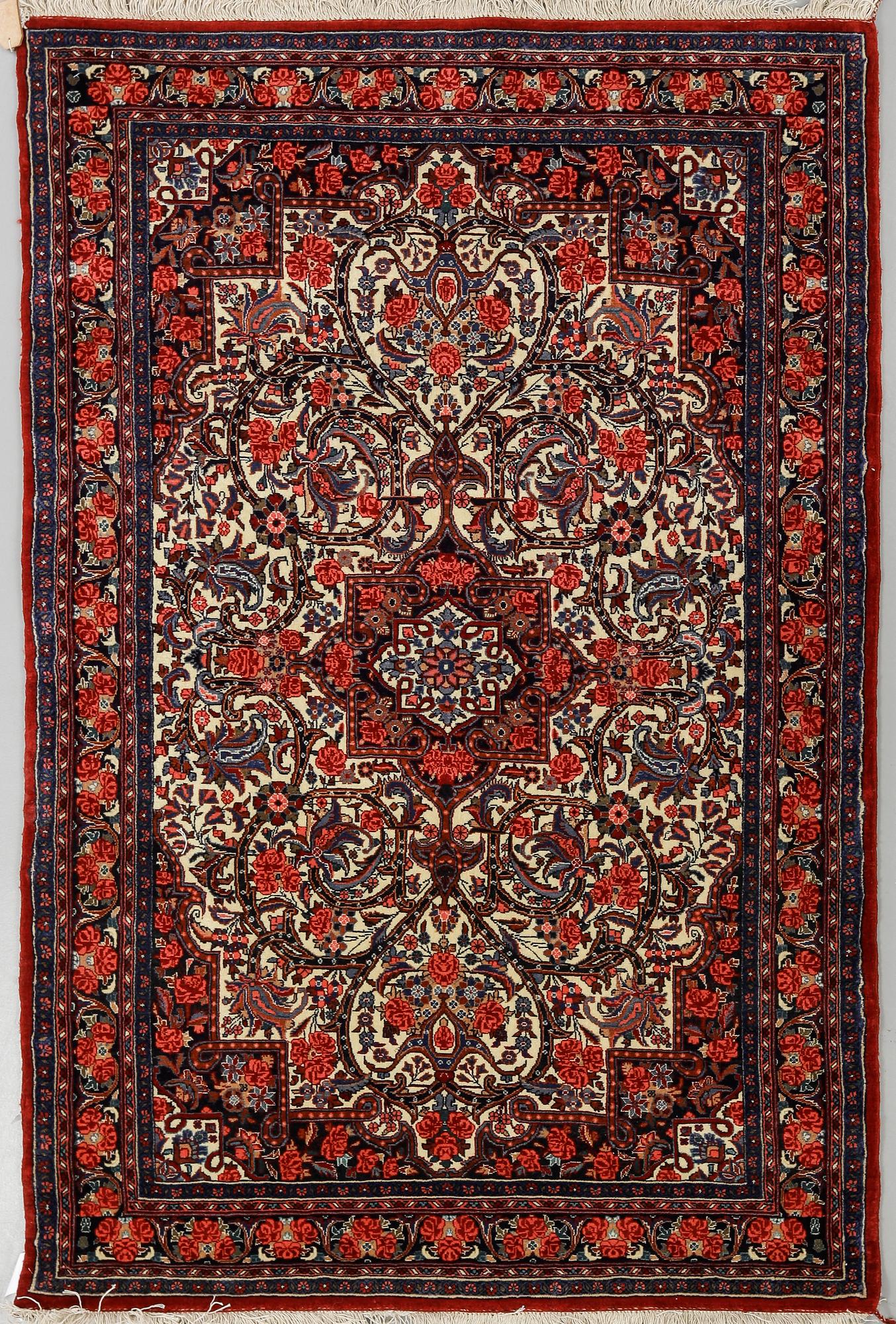 MATTA, old Bidjar. Ca 180x115 cm.