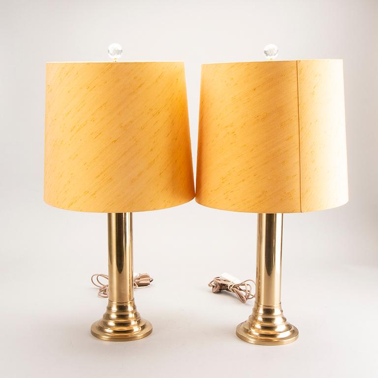 A pair of brass 1970/80s table lamps.