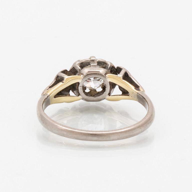 Ring, solitaire, 18K vitguld, 1 briljantslipad diamant ca 0,50 ct, Inclusions, storlek ca 16,25/51.