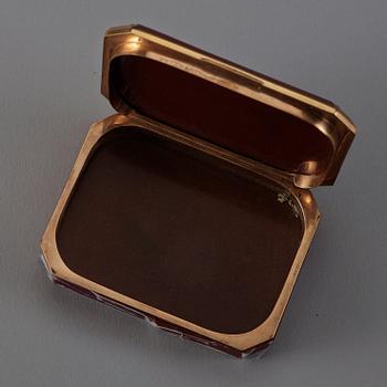 ASK med micromosaik, av purpurine, montering med bladverk av guld, Italien ca 1820-tal.