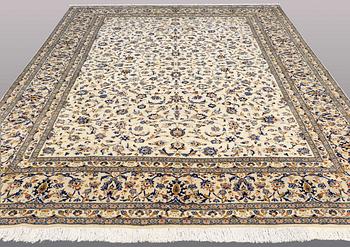 A CARPET, Kashan, ca 426 x 300 cm.