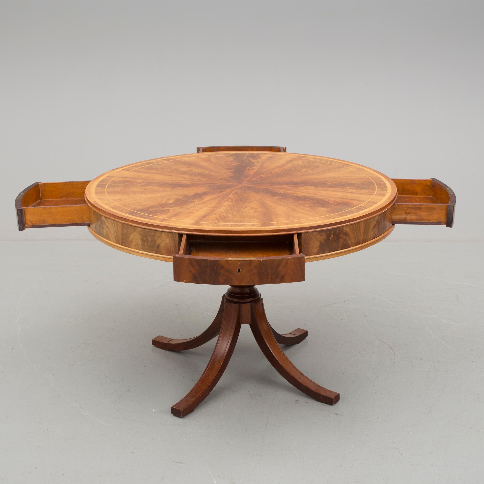 KARUSELLBORD, 1900-talets mitt.