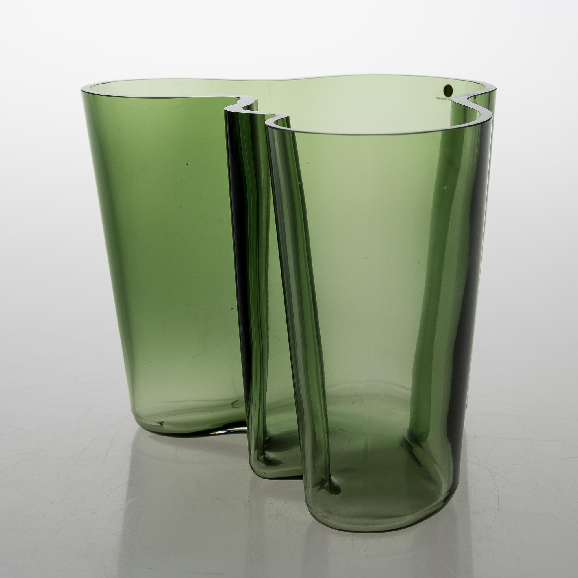 ALVAR AALTO, VASE, "Savoy" 50 years, signed A. Aalto 1936-1986 Iittala 1032/8000.