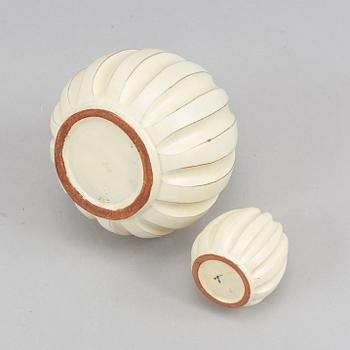 Two earthenware vases by Vicke Lindstrand, Uppsala Ekeby.