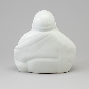 A Chinese porcelain Buddhai, 20th century.