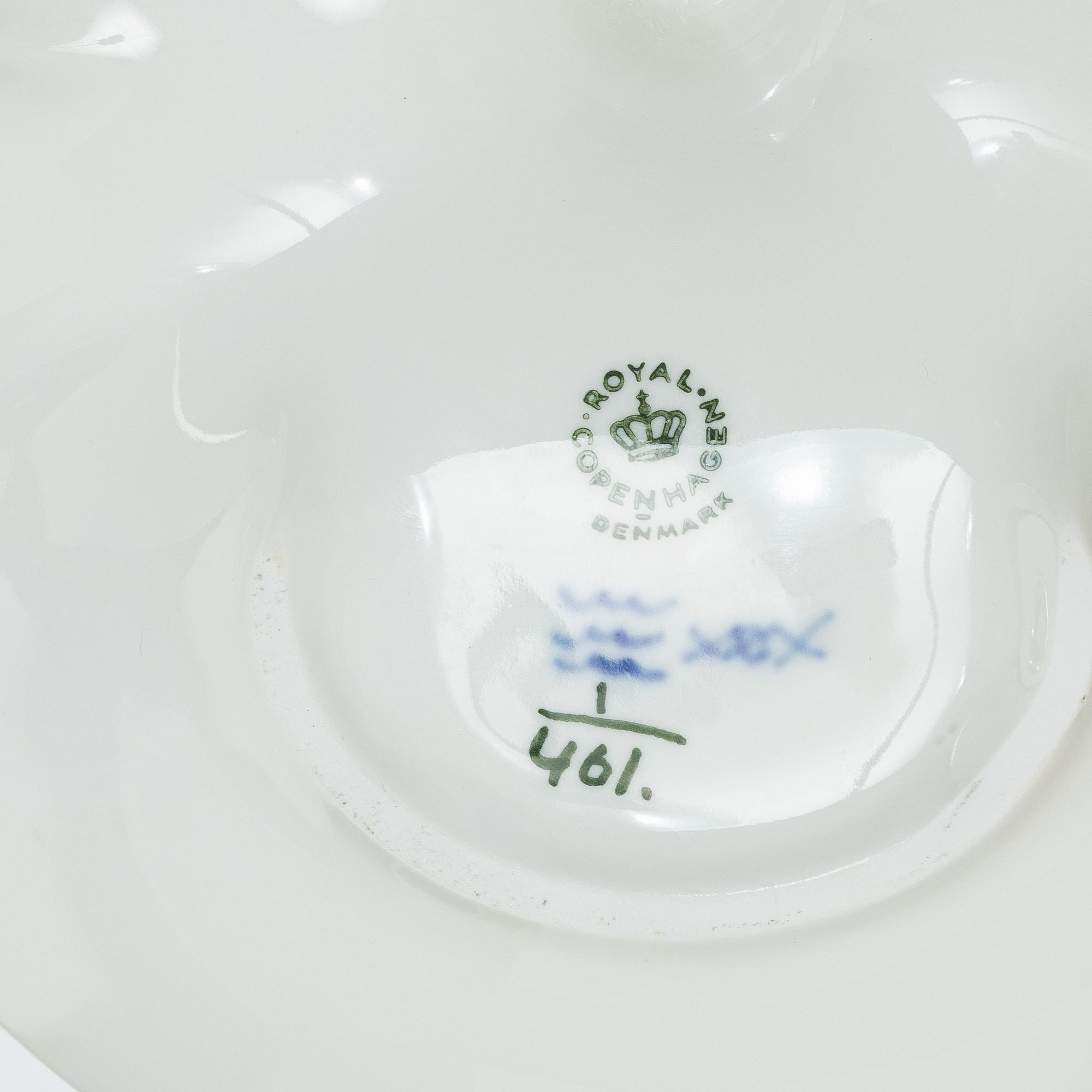 Royal Copenhagen, A 'Blue Fluted Plain' (Musselmalet riflet) porcelain cabaret dish, model 461, 1966.