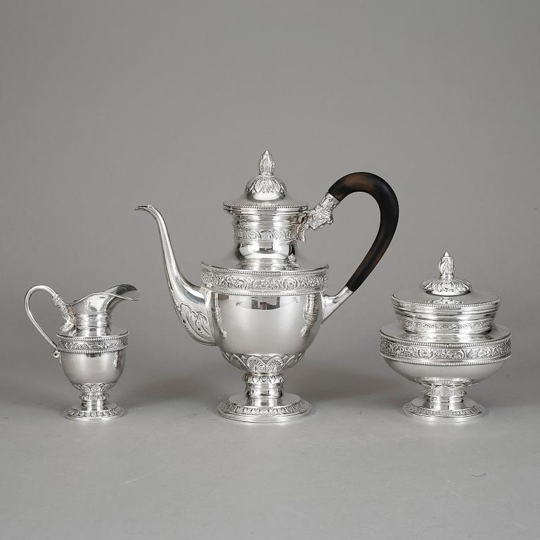 KAFFESERVIS, 3 delar, silver, empirestil, med svenska importstämplar. Totalvikt ca 1428g.