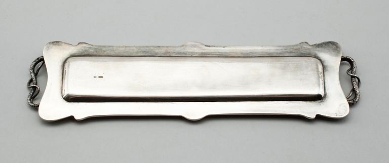 VODKASERVIS, 7 delar, silver, Ryssland, 1900-talets första hälft. Vikt ca 259 gram.