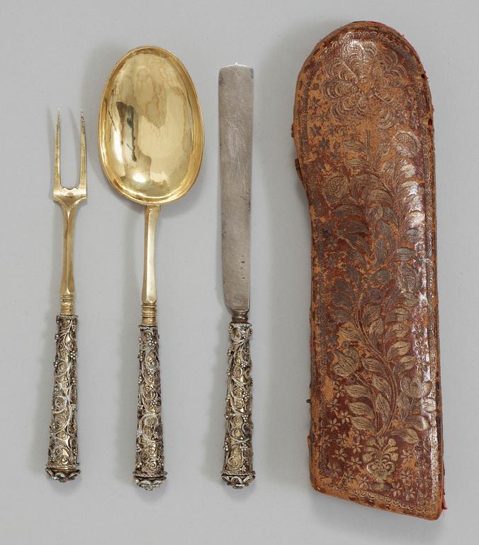 A 17th century German set of travel cutlery, 3 pieces, unmarked. Original box.