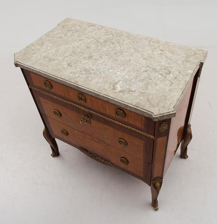BYRÅ, gustaviansk stil, 1800-talets mitt.