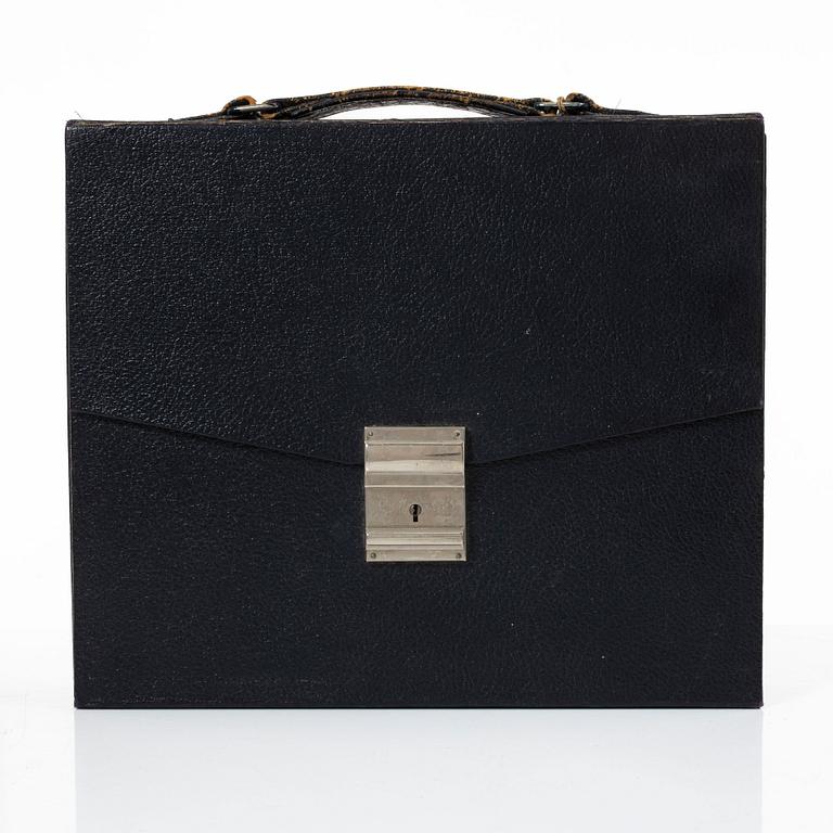 Parfymflakonger, 80 st, i konsulentportfölj, S.A. Tombarel Freres, Grasse, Frankrike, 1950-tal.