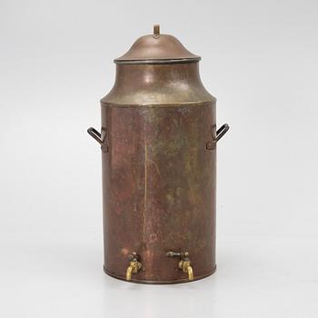 A copper water tank with cover, around 1900.