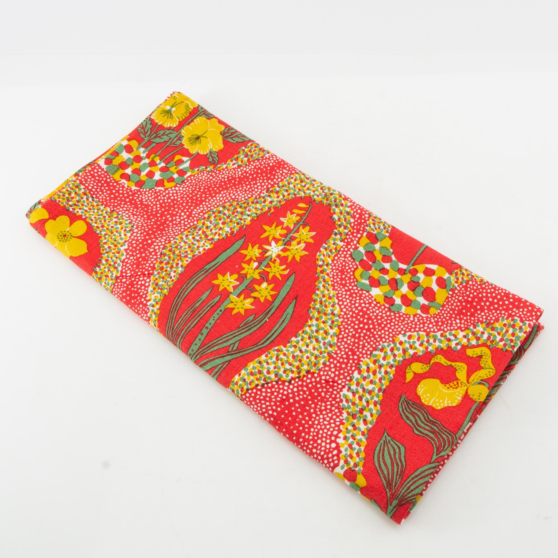 Firma Svenskt Tenn, Svenskt Tenn, waist apron, runner and 4 pcs of coasters, "Catleya Lin" and "Lin Korall".