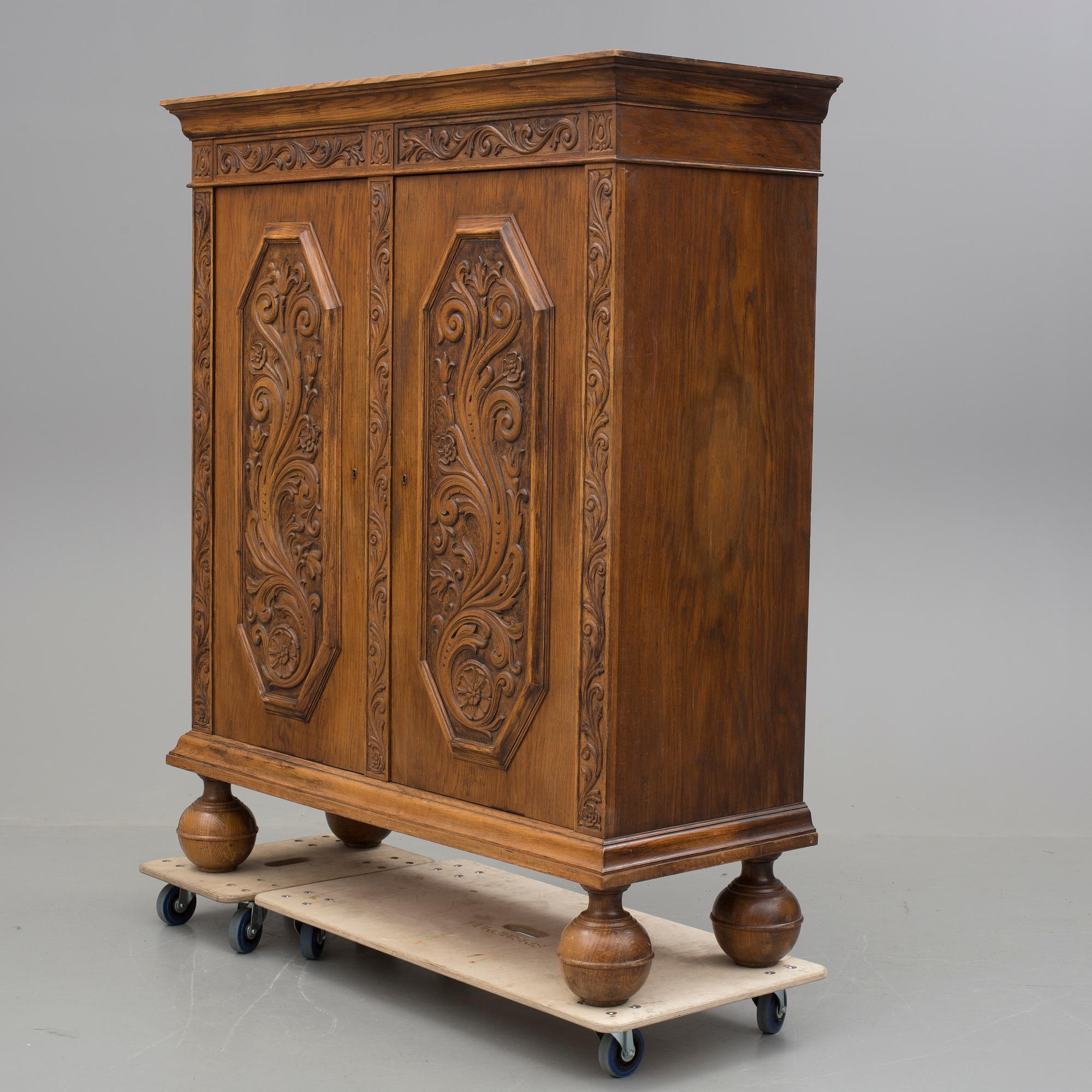 SKÅP, barockstil, 1900-talets första hälft.