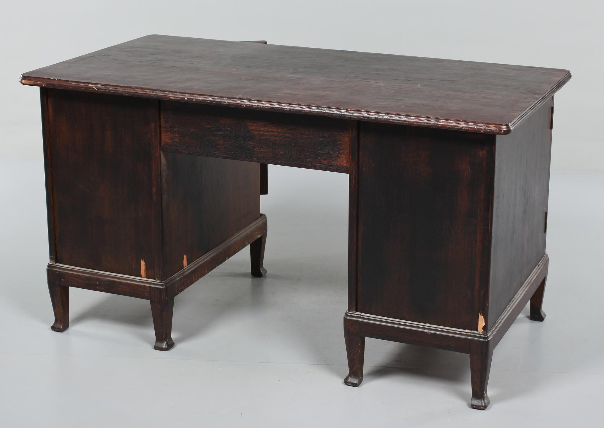 SKRIVBORD, 1900-talets andra kvartal.