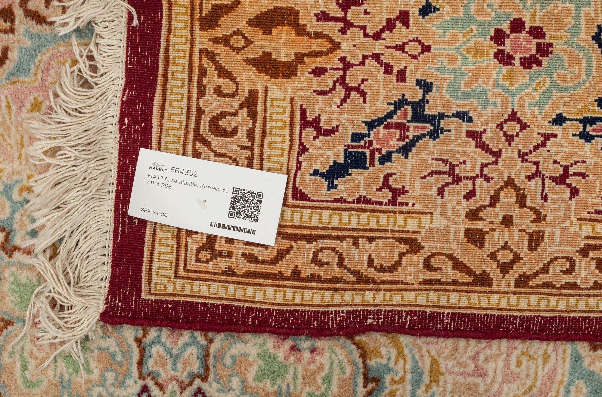 MATTA, semiantik, Kirman, ca 411 X 296.