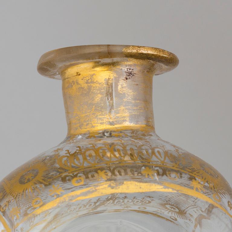 A first half of the 19th century wooden casket containing 6 flasks 2 glasses.