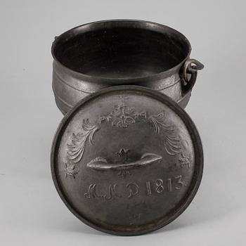 GRYTA MED LOCK, gjutjärn, Näfveqvarn, signerad och daterad 1813.