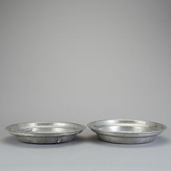 SKÅLFAT, 2 st, tenn, otydliga stämplar, bland annat Nyköping, 1800-tal.