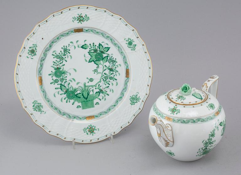 48 pieces of porcelain tableware from Herend, model "Indian Basket", 20th century.