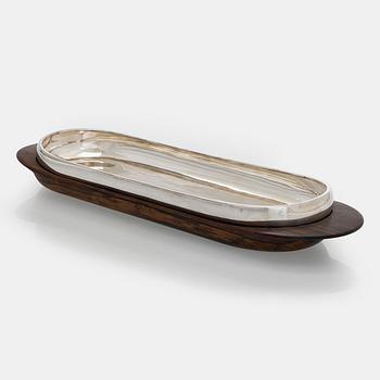 Kay Bojesen, Serveringsfat samt -bestick, sterlingsilver och palisander, Danmark. Kring 1960-talets mitt.