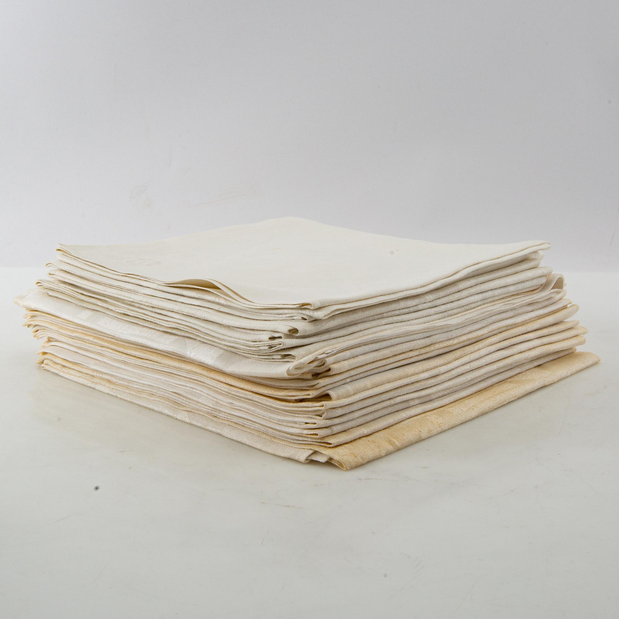 Napkins 12 pcs and 6 pcs damask early 20th century.