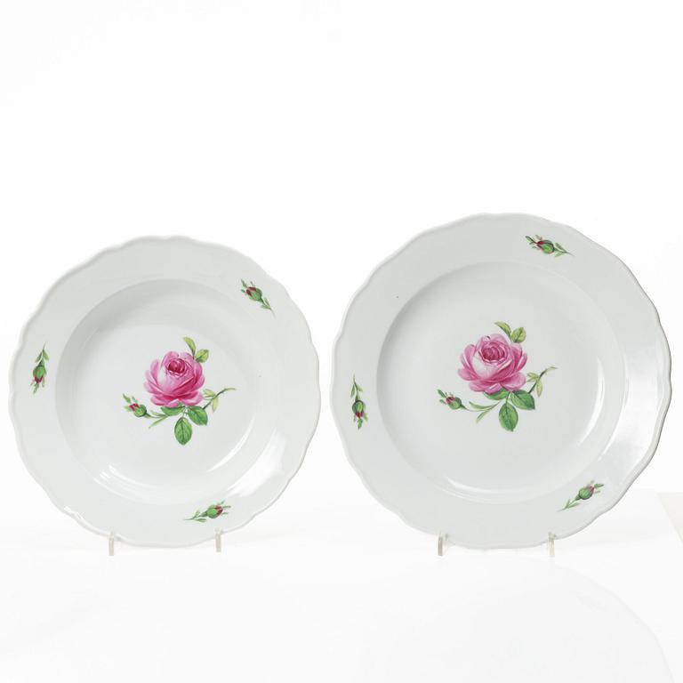 Meissen, Tea and coffee service, approx. 93 pieces, porcelain, “Meissen Rose” (Rote Rose/Meissener Rose).