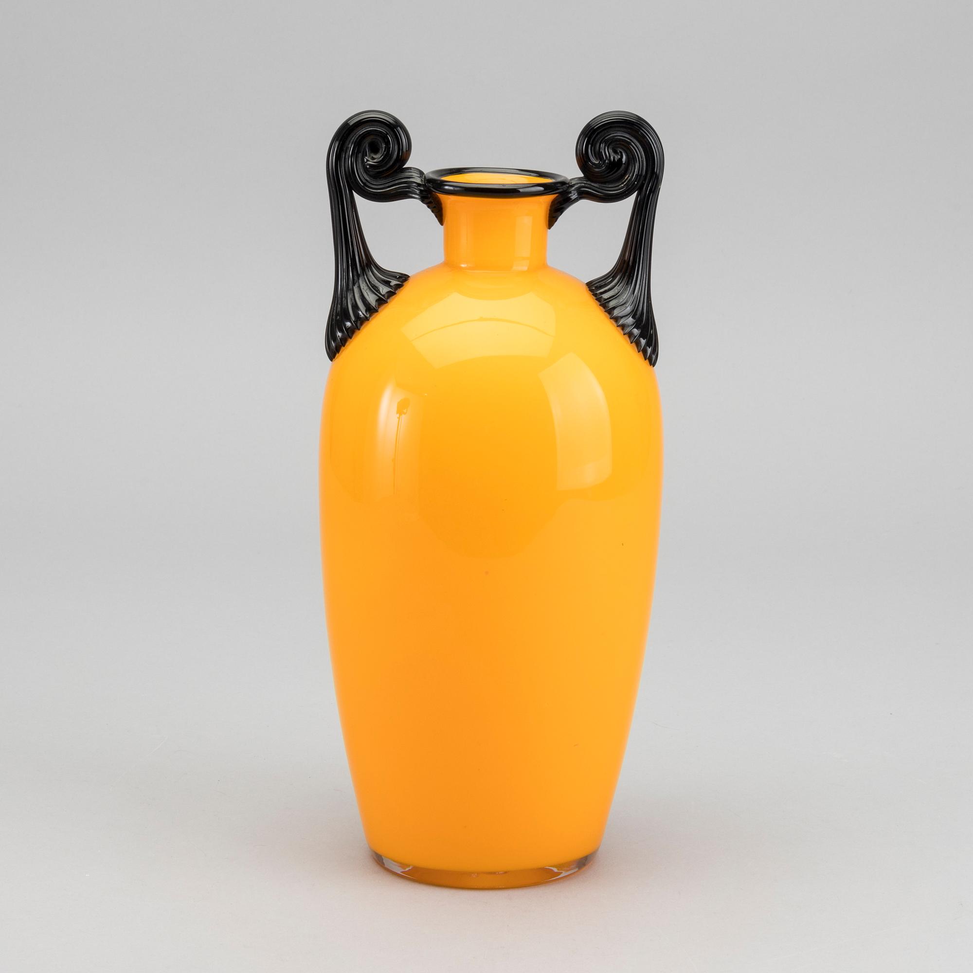 MICHAEL POWOLNY, a Tango glass vase around 1910.