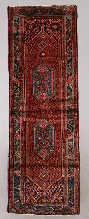 MATTA, galleri, Hamadan, ca 295 x 100 cm.