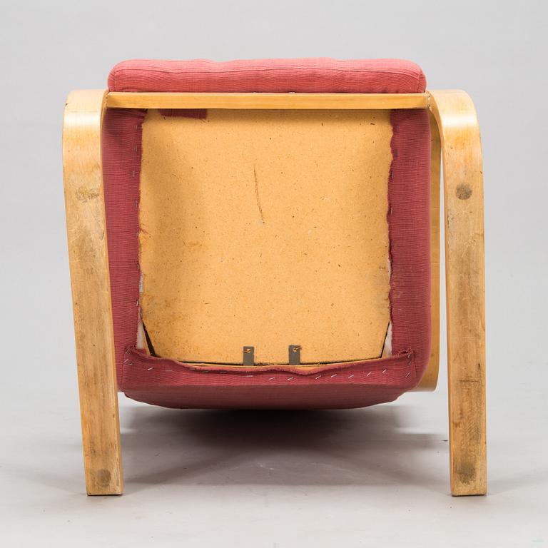 Alvar Aalto, a mid-20th century A35 armchair for O.Y. Huonekalu- ja Rakennustyötehdas A.B. Finland.