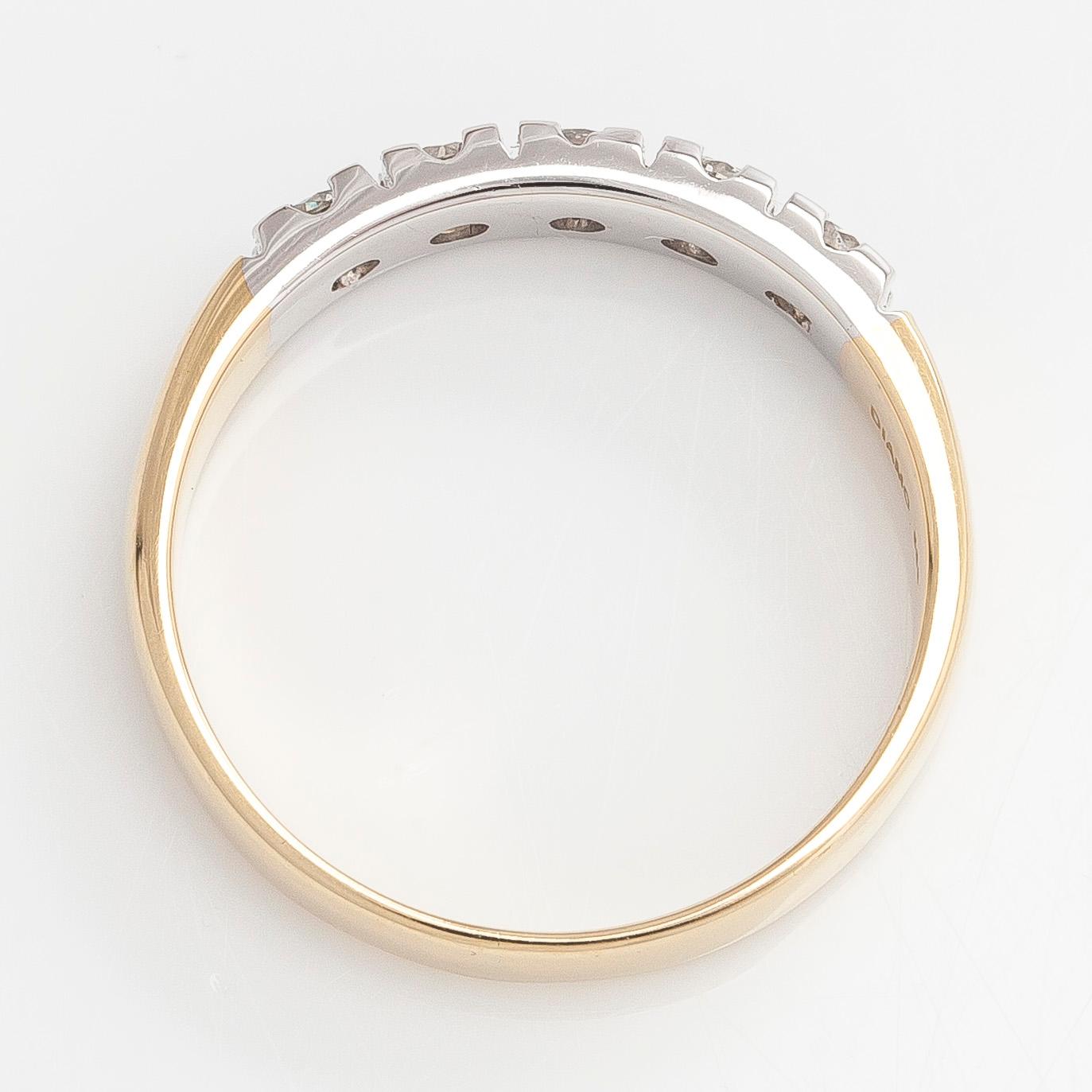 Sormus, 14K kultaa,  briljanttihiottuja timantteja yhteensä noin 0.25 ct.