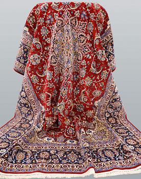 Carpet, Isfahan, part silk, 312 x 210 cm.