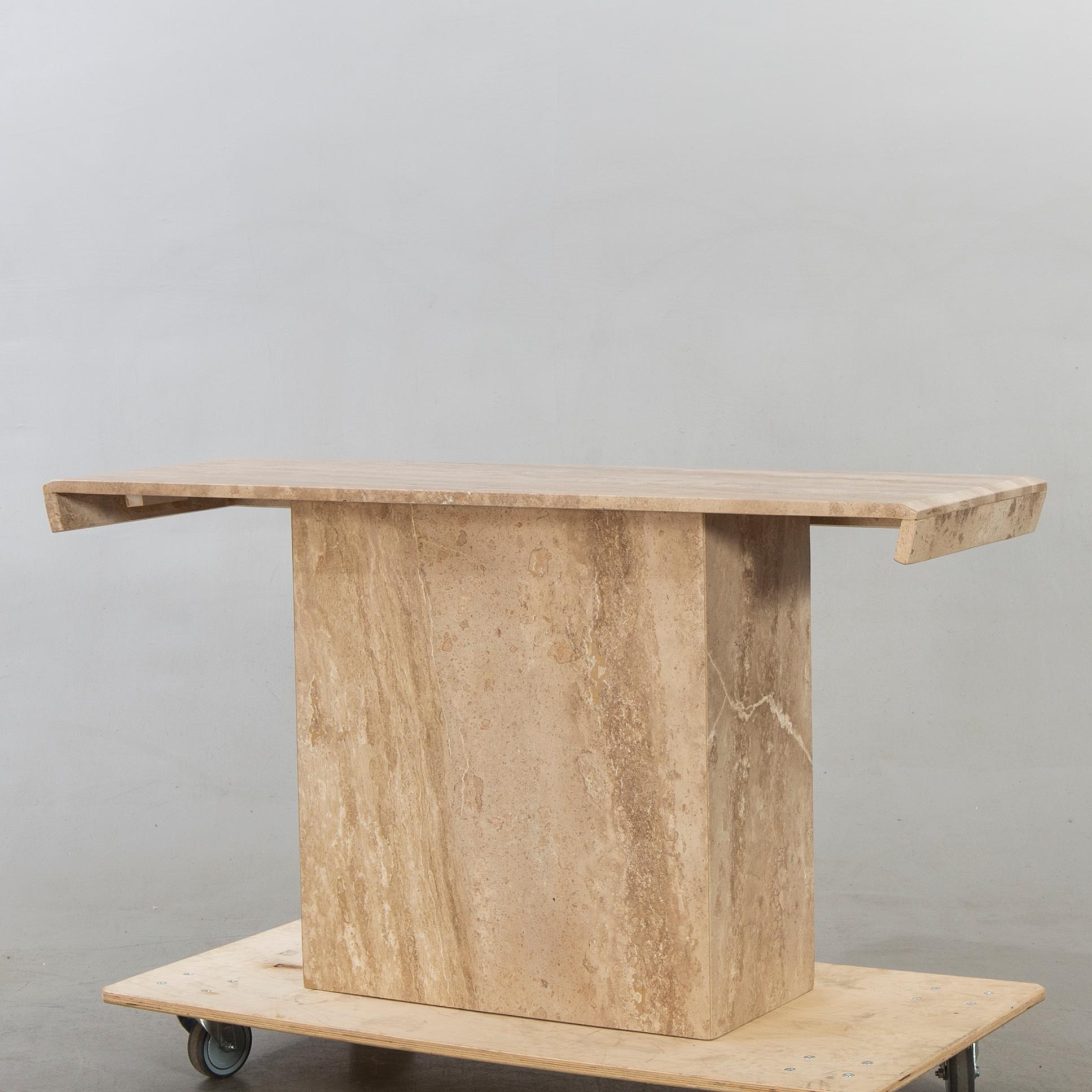 Sideboard 1900-talets senare del.