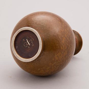 GUNNAR NYLUND, VAS, stengods, signerad G.N. Rörstrand.