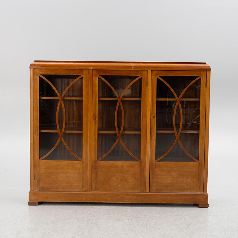 Cabinet, first half of the 20th Century.