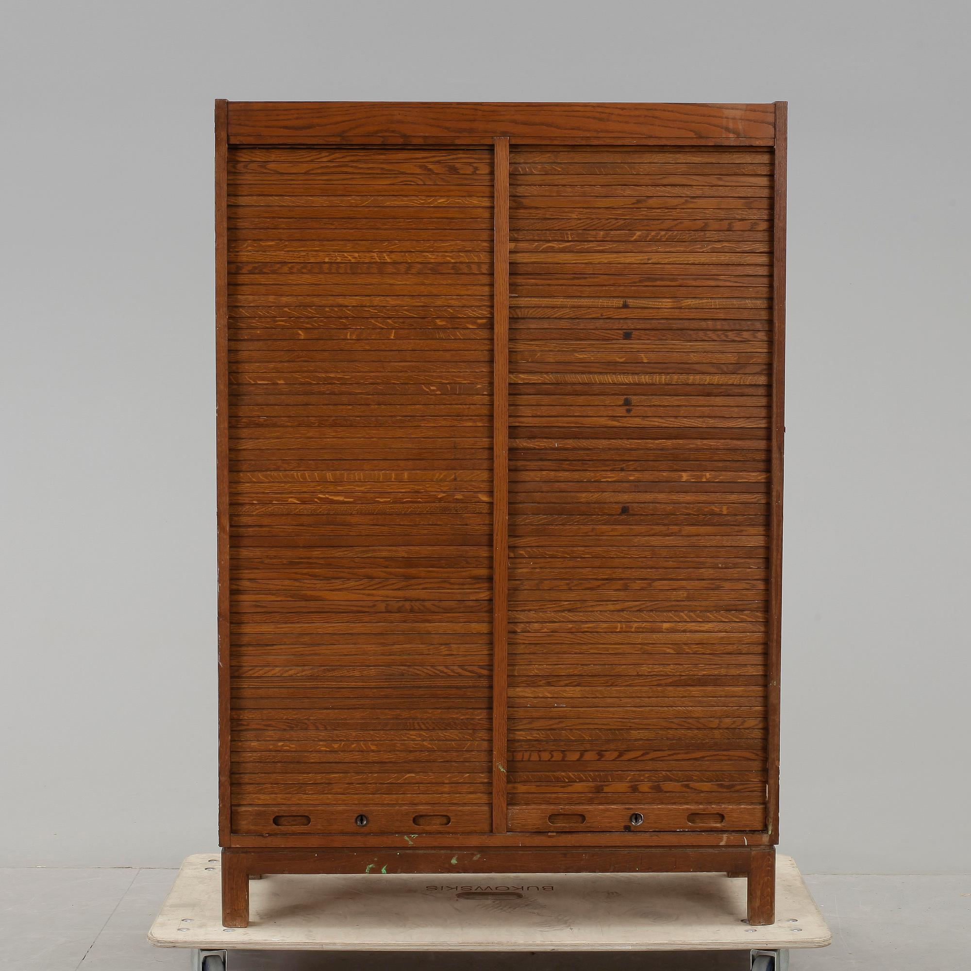 DOKUMENTSKÅP, 1900-talets första hälft.