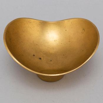 PAAVO TYNELL, a brass bowl.