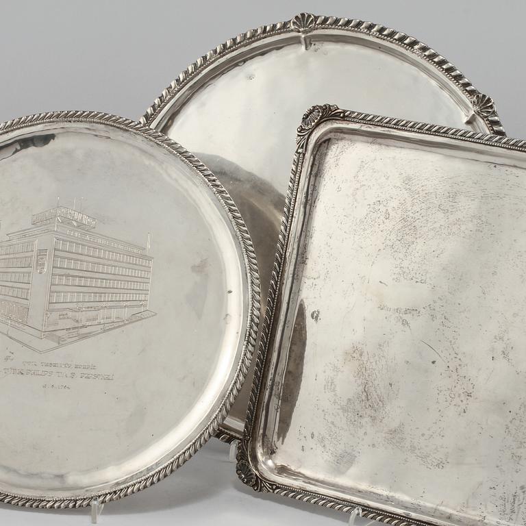 BRICKOR/FAT, 3 st, silver delvis låghaltigt, omkring 1900-talets mitt. Vikt 1900 g.